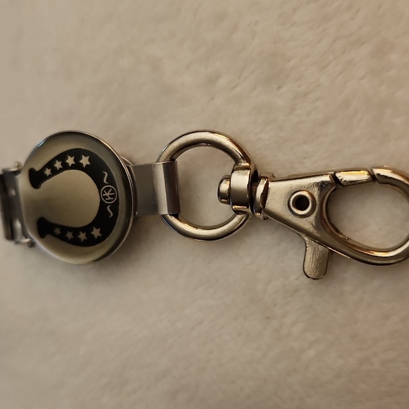 5/$25 HIPKLIPS Horseshoe Clip Keychain - Picture 2 of 5